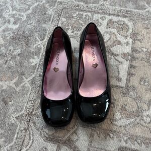 Steve Madden Black Patent Leather Heels (Kids Size 2 M)